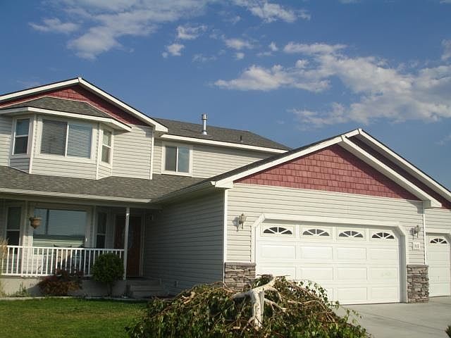 1st image of 813 N Douglas Ct