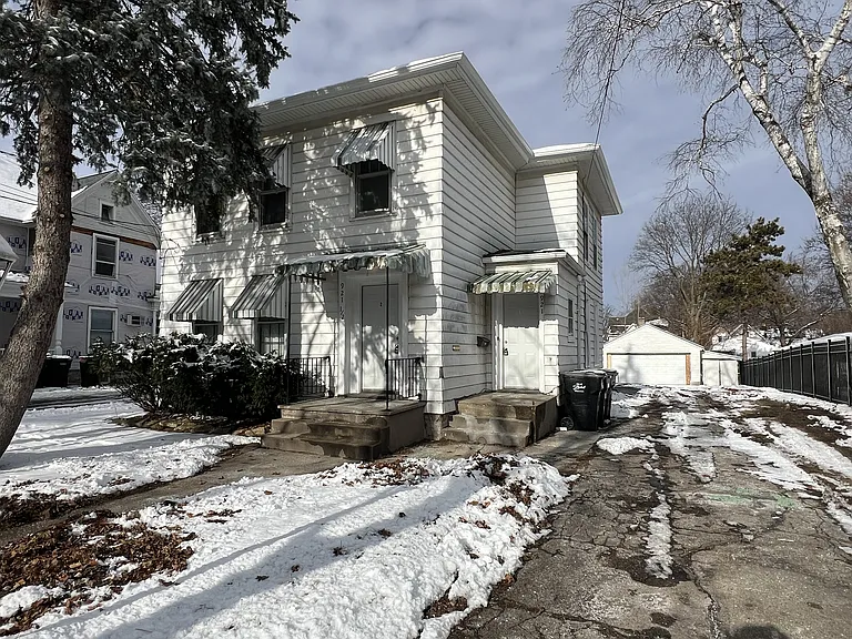 921 W Grand Ave — Photo 25