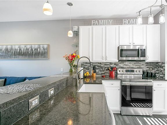 5th image of 2272 Leland Ln