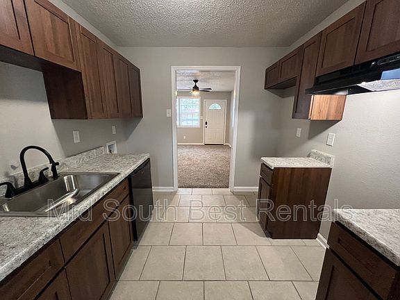 3rd image of 3065 Waynoka Ave