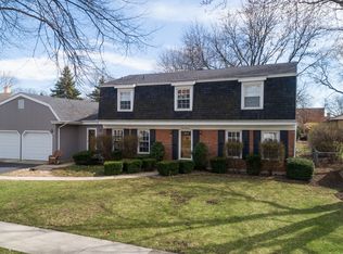 919 Stratford Ln, Downers Grove, IL 60516