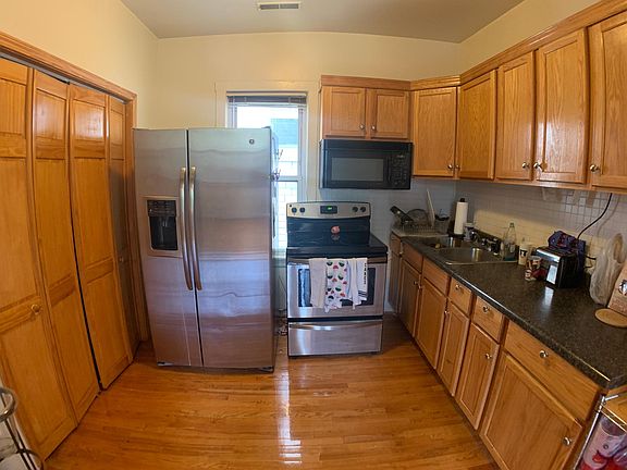 2nd image of 1436 W Diversey Ave #3