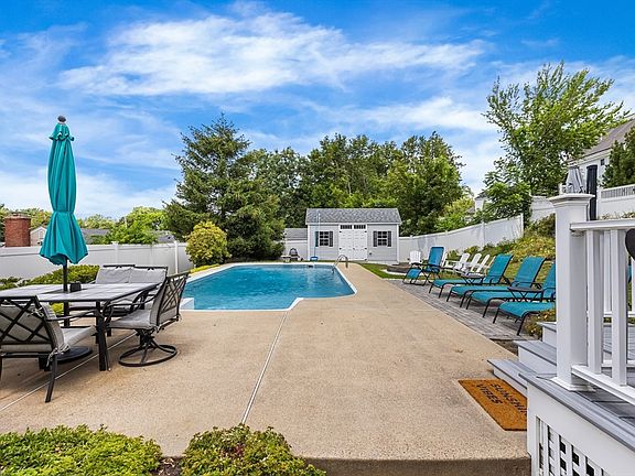 5th image of 37 Fremont St