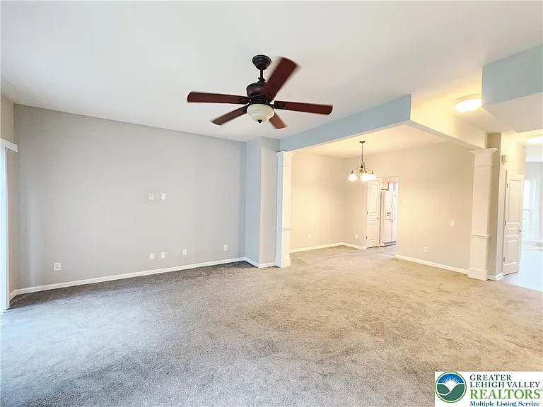 8513 Gateway Rd — Photo 17