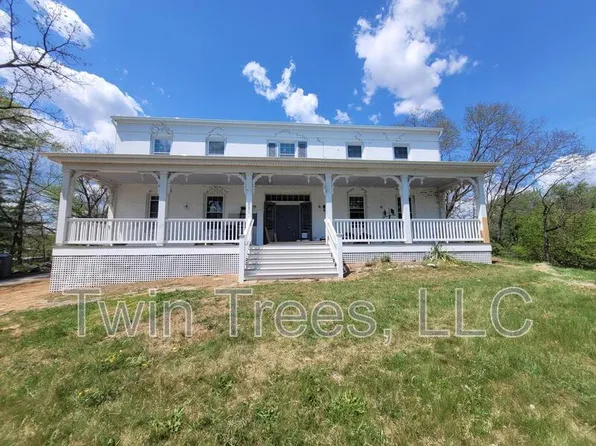 6091 Main St APT 4, Mount Jackson, VA 22842