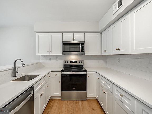 5th image of 822 Durant Ct #4
