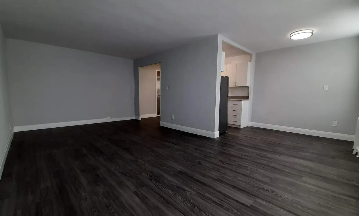 5 Benlamond Avenue — Photo 2