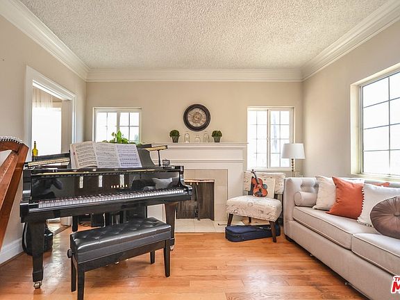 5th image of 202 N Gramercy Pl