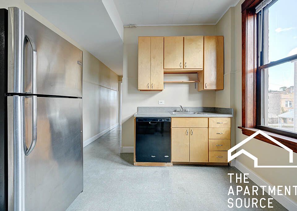 1st image of 3553 W Belmont Ave #3