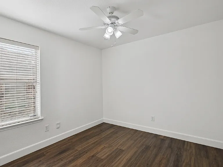 1446 Sax Leigh Dr — Photo 16