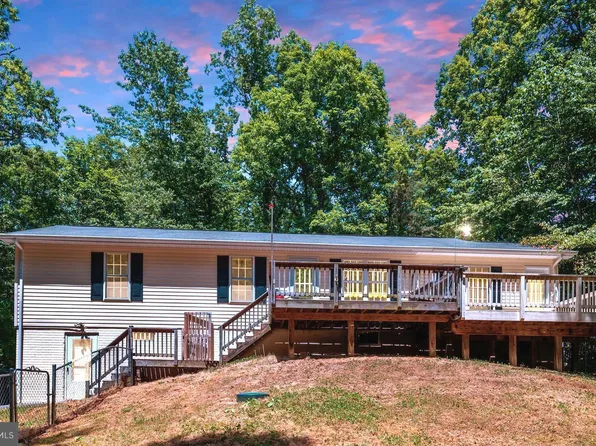 45 Holden Ln, Fredericksburg, VA 22406