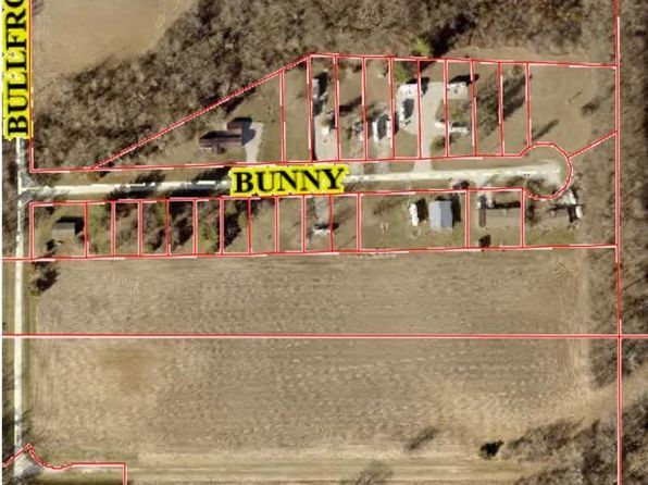 146-150 Bunny Trl, Carlyle, IL 62231