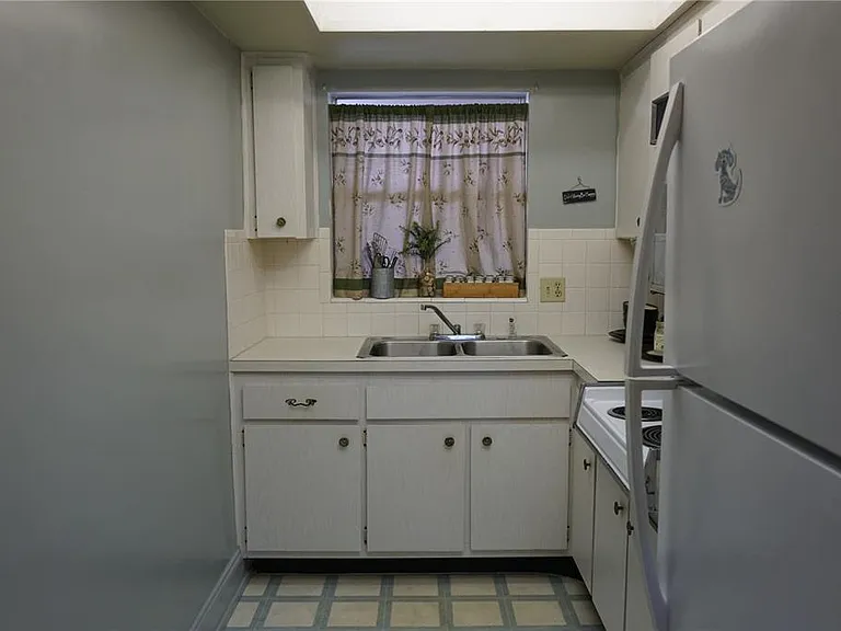 1000 49th St N #311 — Photo 6