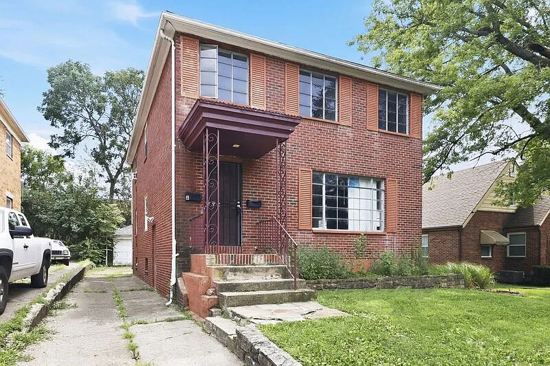 2 bed, 1.0 bath, $875 — Photo 2