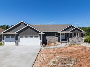 1600 W Starview Dr, Appleton, WI 54913