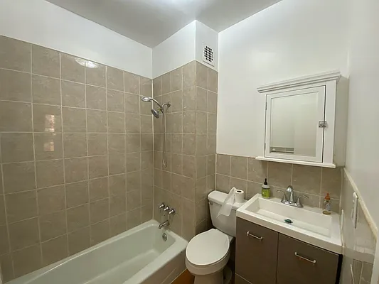 Rented by Addison Property Group | media 5