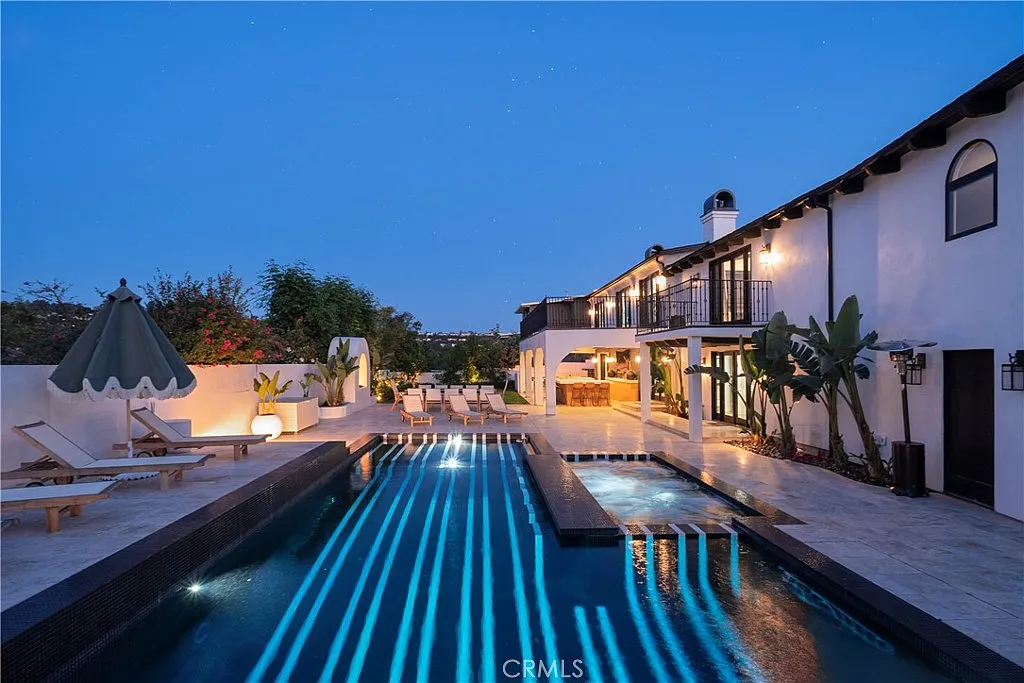 4 bed, 4.5 bath, 4800 sqft, $19,000 — Photo 1