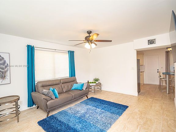 3rd image of 2400 Lincoln St #2