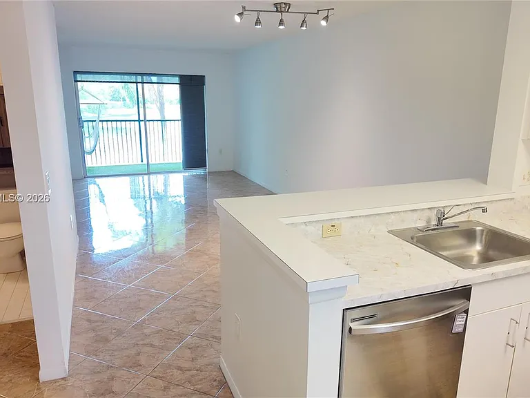 2236 N Cypress Bend Dr #207 — Photo 21