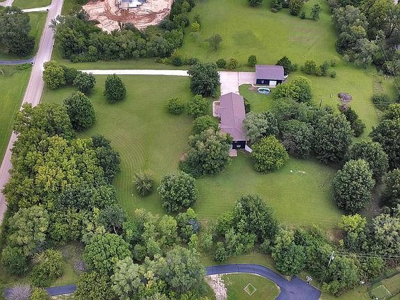 2nd image of 4305 Christi Ln