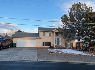 5700 Mickey Dr, Farmington, NM 87402