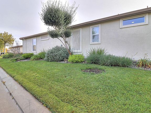 4th image of 316 Willow Brook Way