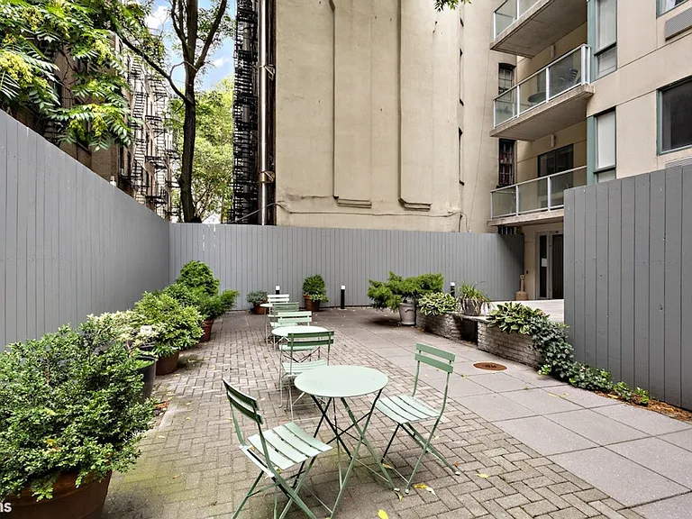 330 E 109th St #3C — Photo 7