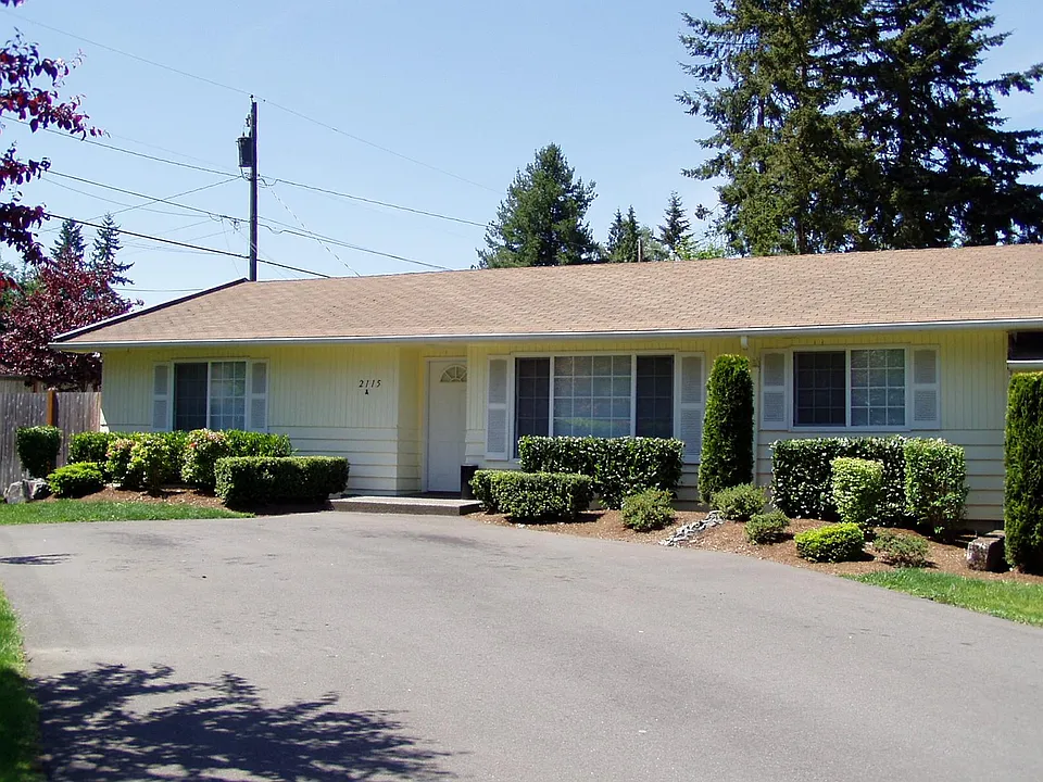 2115 Center Rd #C