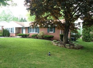 1559 Zarker Rd, Lancaster, PA 17601