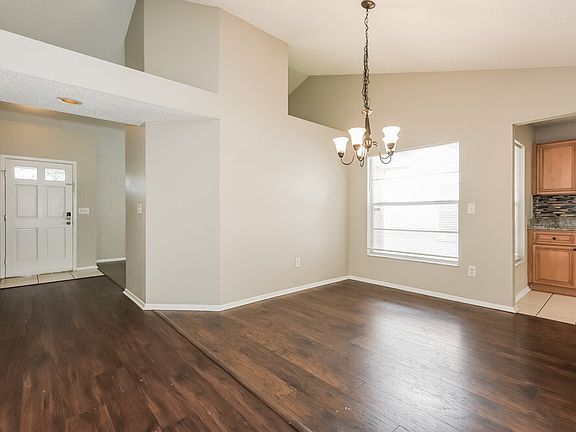 5th image of 1428 High Knoll Dr