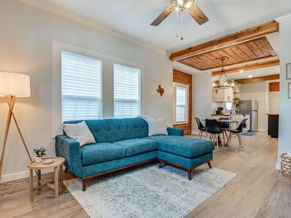 107 W Hart Ave, San Antonio, TX 78214