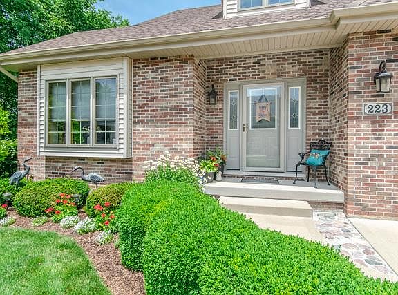 2nd image of 223 Sibley Dr #223