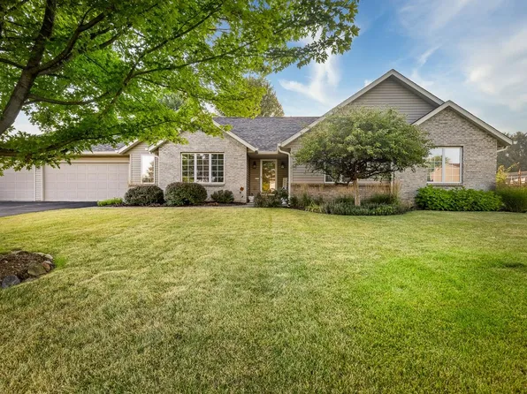 11433 Dwyer Ln, Roscoe, IL 61073