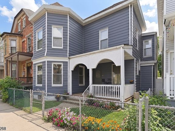 2nd image of 27 Jacques St