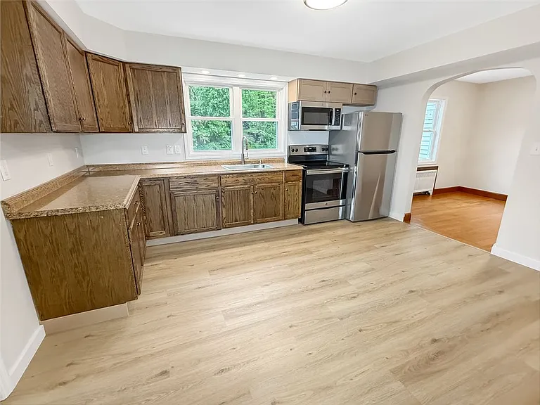 4332 Albany Post Rd #5 — Photo 3