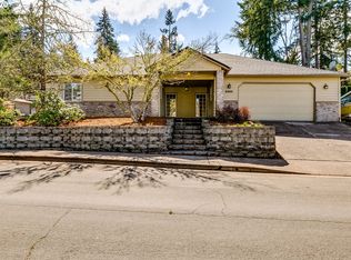 6893 Glacier Dr, Springfield, OR 97478