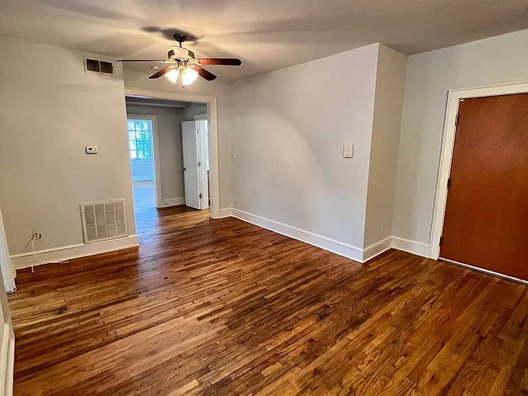 1121 W Grace St — Photo 3
