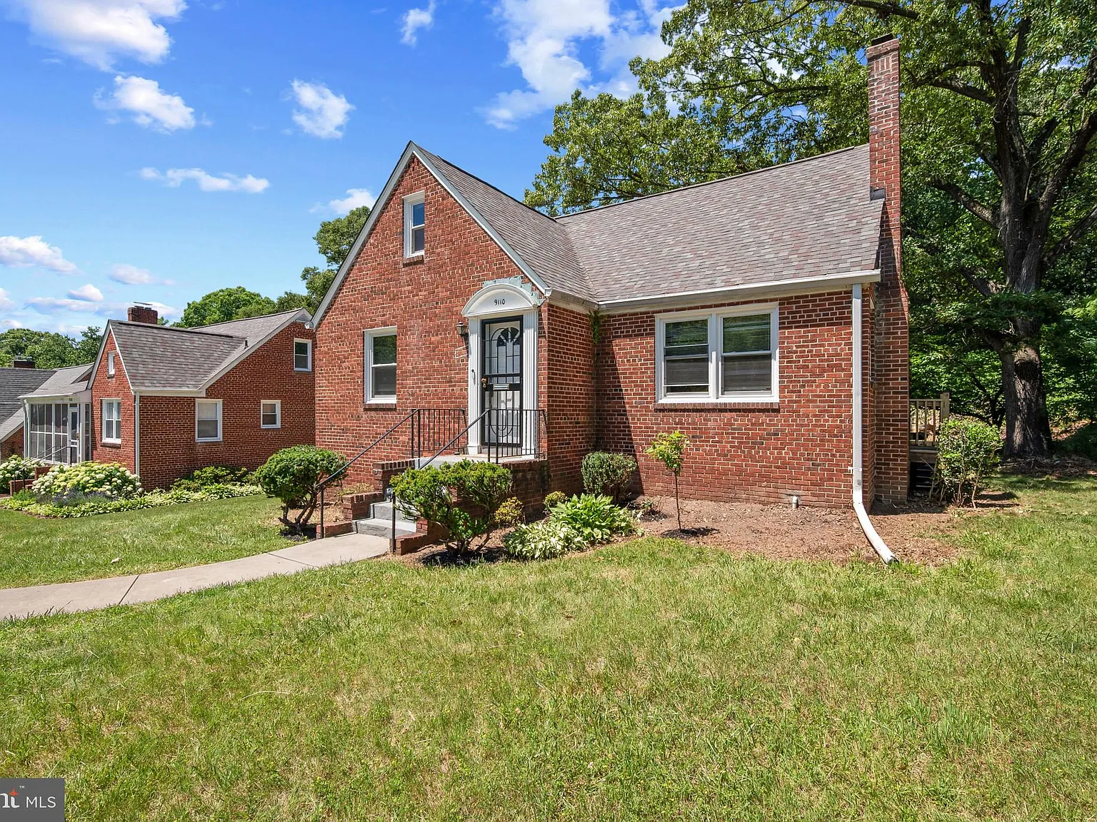 4 bed, 2.5 bath, 2118 sqft, $3,750 — Photo 2