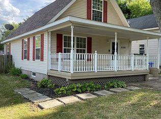 5509 Rowley Blvd, Waterford, MI 48329