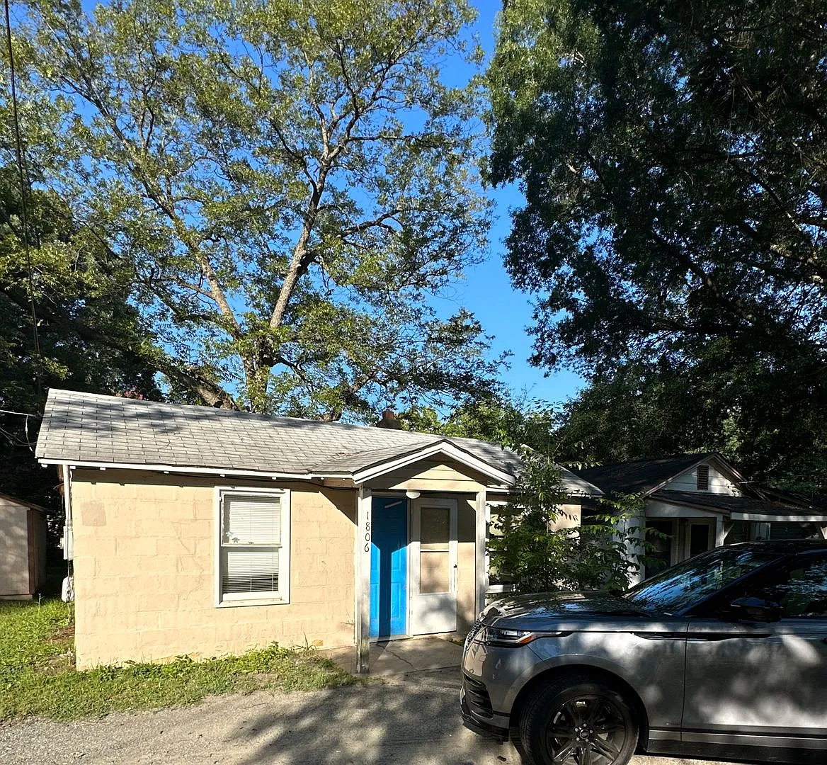 Coming Soon! 2 Bed / 1 Bath — Photo 1
