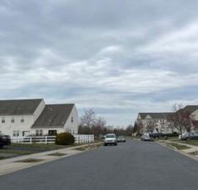 Exterior Neighborhood (street photo)