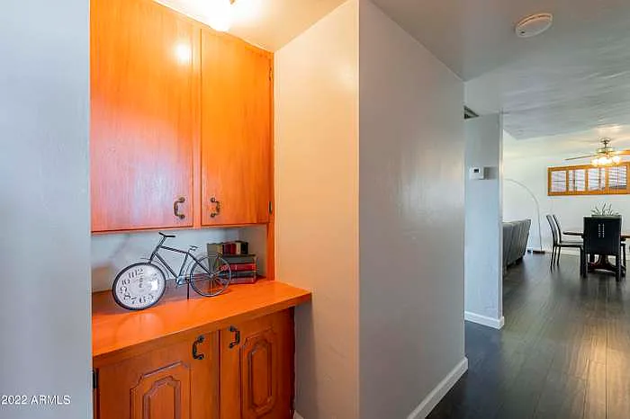 2027 W Montebello Ave — Photo 4