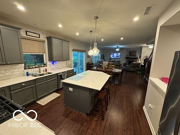 4th image of 5885 Flagler Ln