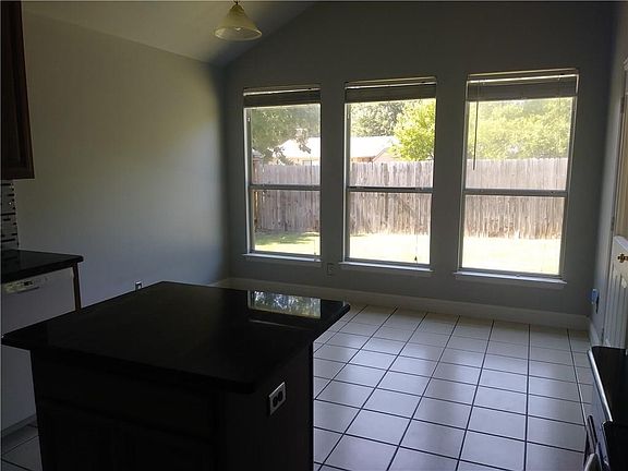 2nd image of 1412 Manten Blvd