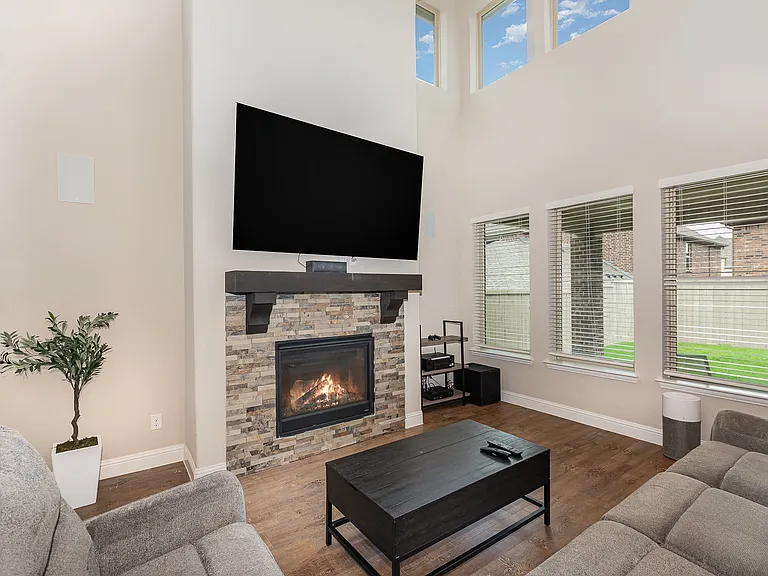 7709 Rota Dr — Photo 1