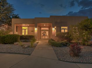 1819 Avenida Alturas NE, Albuquerque, NM 87110