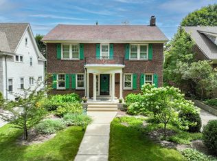 3466 N Frederick Ave, Milwaukee, WI