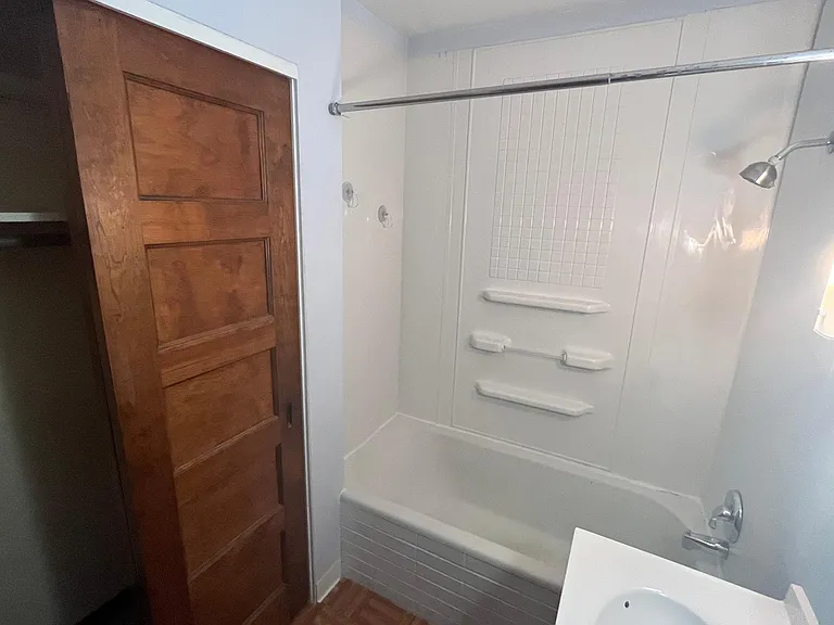 506 Somerset Ave — Photo 5