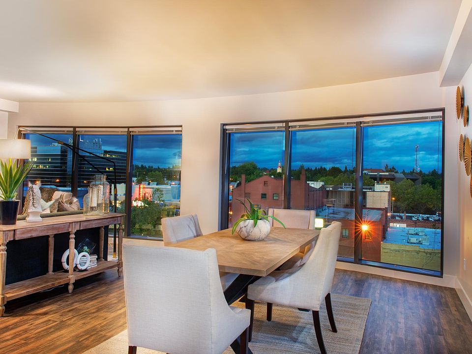 Riverview Living Room- Penthouse