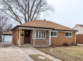 4067 S Kirkwood Ave, Saint Francis, WI 53235